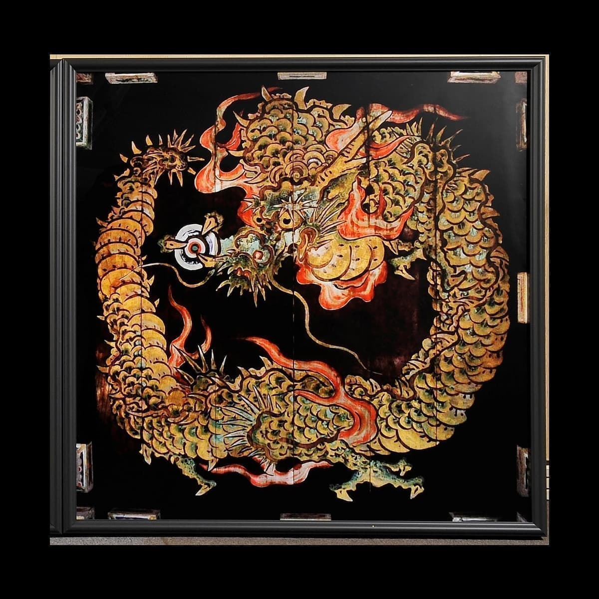 本社本殿内陣の東側の｢龍｣の天井絵