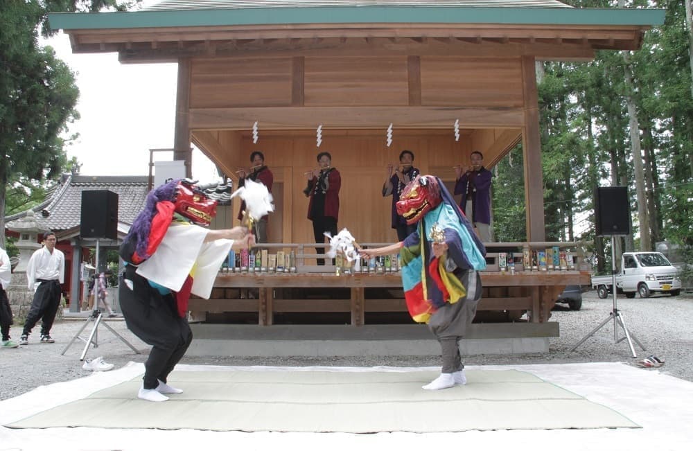 涼ヶ岡八幡神社神楽保存会と日下石敬神会の神楽