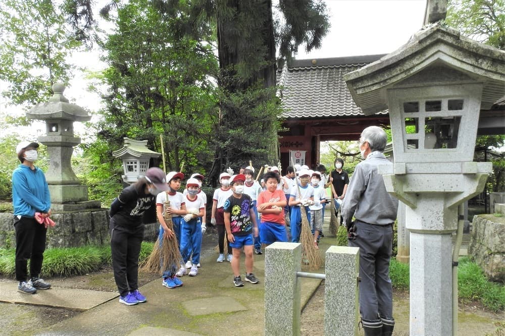 涼ヶ岡八幡神社 八幡小学校