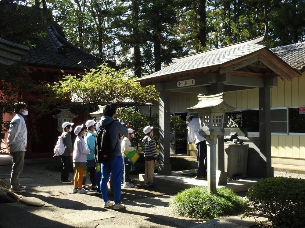 涼ヶ岡八幡神社 手水舎