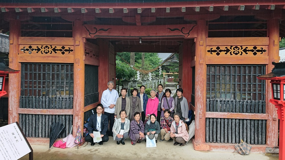 涼ヶ岡八幡神社 飯野学習センター