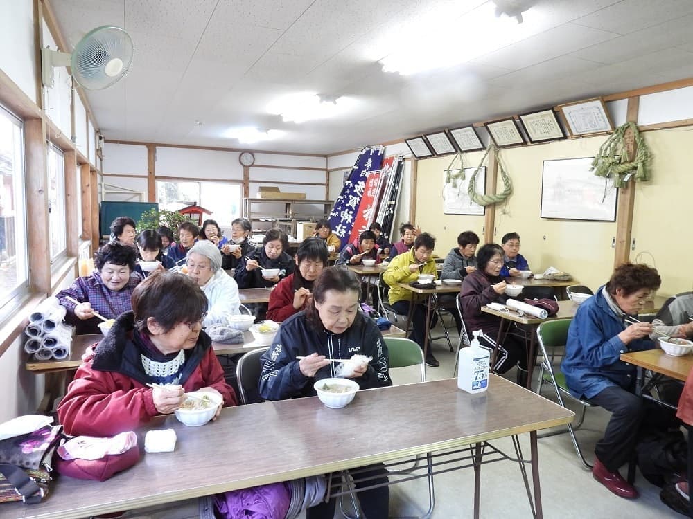 涼ヶ岡八幡神社 敬神婦人会 清掃