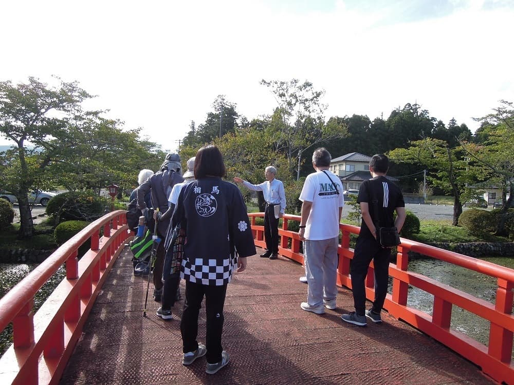 涼ヶ岡八幡神社 放生池 神路橋