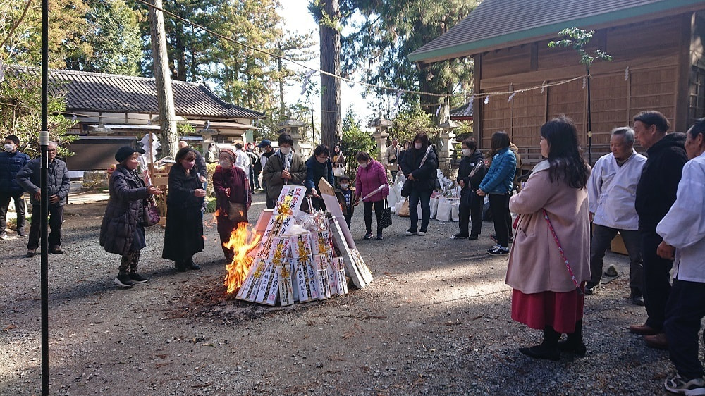 涼ヶ岡八幡神社 どんと祭
